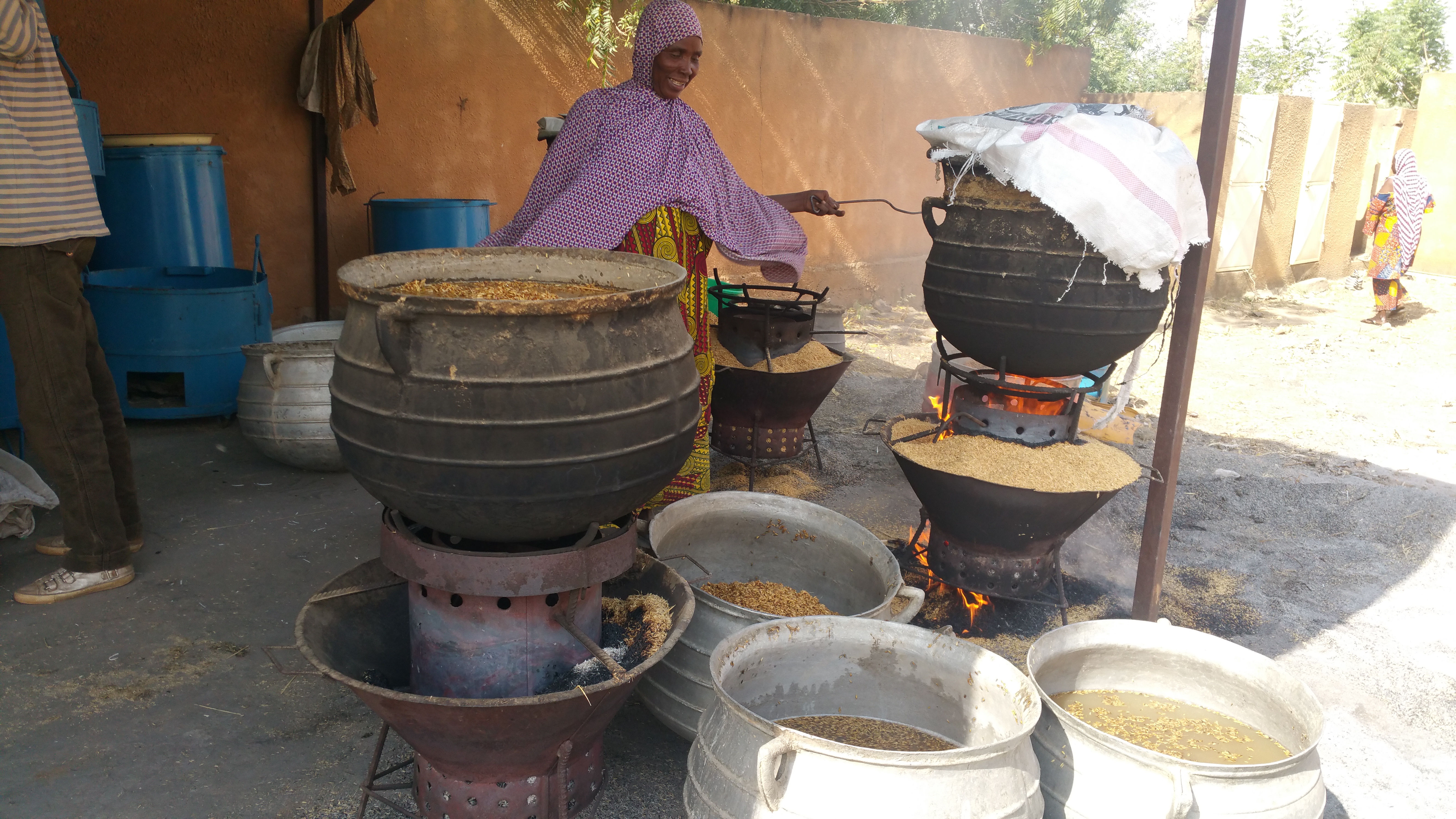 Fours à balle de Riz, énergie alternative pour  l’adaptation des femmes de la vallée  du fleuve Niger dans le cadre du PISCCA